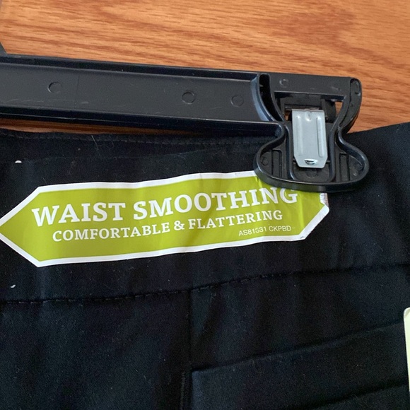 Lee Jeans Women’s Size 16 Medium Black Barely Boot Cut Jeans - Picture 3 of 9